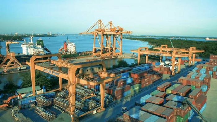 Quy trình xếp dỡ container tại cảng như thế nào?